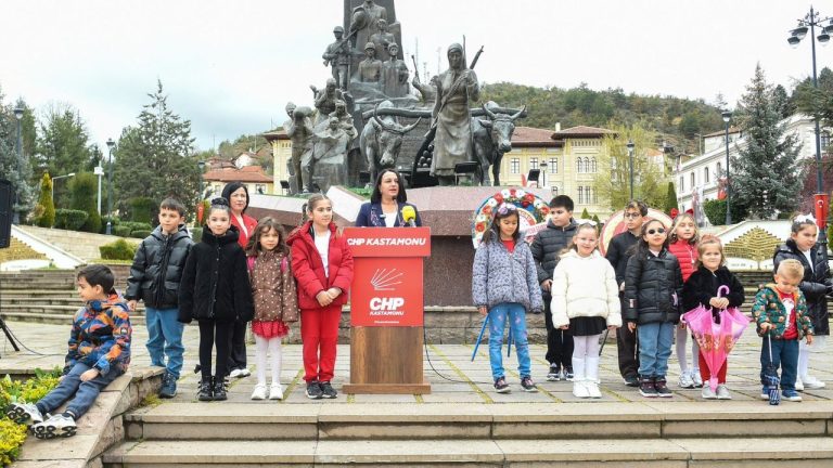 Karabacak: ‘Mutluluğunuz bu ülkenin en temel meselesi’