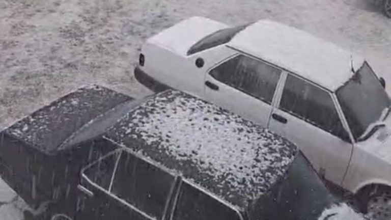 Dolu yağışı Daday’ı beyaza bürüdü