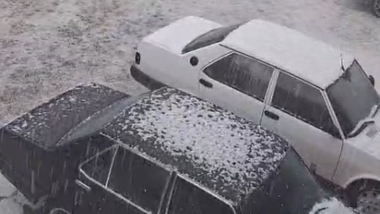 Dolu yağışı Daday’ı beyaza bürüdü