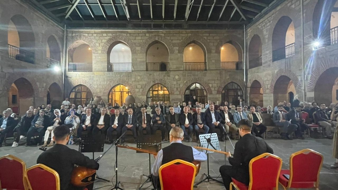 Sanatseverler Kurşunlu Han’da buluştu